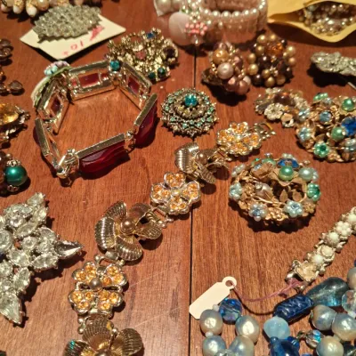 VINTAGE COSTUME JEWELRY FOR CRAFT PROJECTS