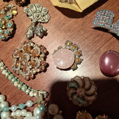 VINTAGE COSTUME JEWELRY FOR CRAFT PROJECTS