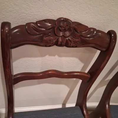 4 VINTAGE CHAIRS WITH CARVED OPEN BACKS AND NEEDLEPOINT SEATS