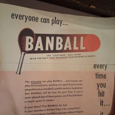BANBALL GAME, PAINTING SUPPLIES AND A CRIBBAGE BOARD