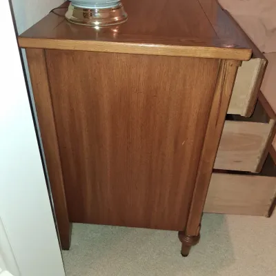 WHITE 7 DRAWER DOVETAILED DRAWER DRESSER WITH MIRROR AND LAMP