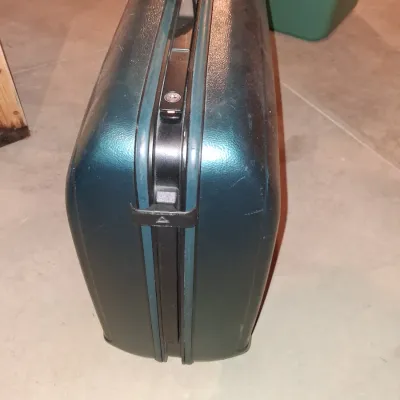 SAMSONITE HARD SIDED SUITCASE ON 4 WHEELS AND A SAMSONITE GARMENT BAG