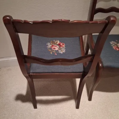 4 VINTAGE CHAIRS WITH CARVED OPEN BACKS AND NEEDLEPOINT SEATS