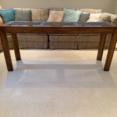 LANE 3-PANEL GLASS INSERT SOFA TABLE WITH FLORAL CENTER PIECE