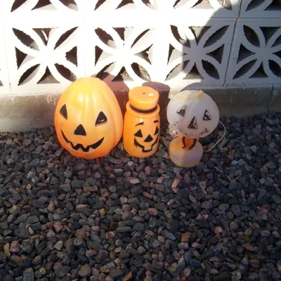VINTAGE HALLOWEEN JOL BLOW MOLDS