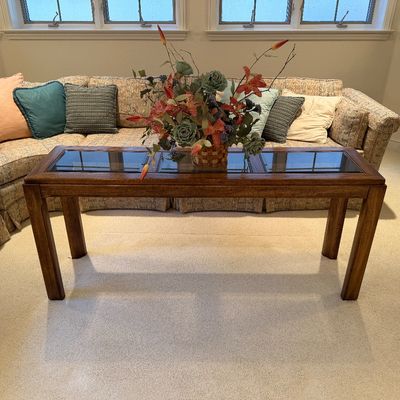 LANE 3-PANEL GLASS INSERT SOFA TABLE WITH FLORAL CENTER PIECE
