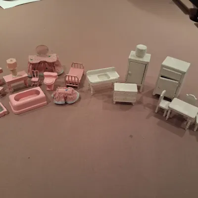QUALITY MOSTLY WOODEN DOLL HOUSE FURNITURE