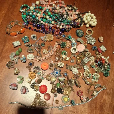 VINTAGE COSTUME JEWELRY FOR CRAFT PROJECTS