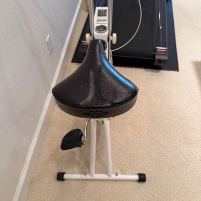 HORIZON FITNESS ELITE SERIES 5.1T TREADMILL, DUMBBELLS, ANKLE WEIGHTS AND TUNTURI ERGOMETER ORIGINALS UPRIGHT EXERCISE BIKE