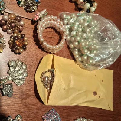 VINTAGE COSTUME JEWELRY FOR CRAFT PROJECTS