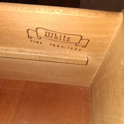 WHITE 7 DRAWER DOVETAILED DRAWER DRESSER WITH MIRROR AND LAMP