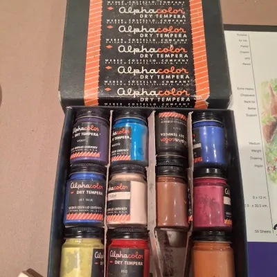 BANBALL GAME, PAINTING SUPPLIES AND A CRIBBAGE BOARD
