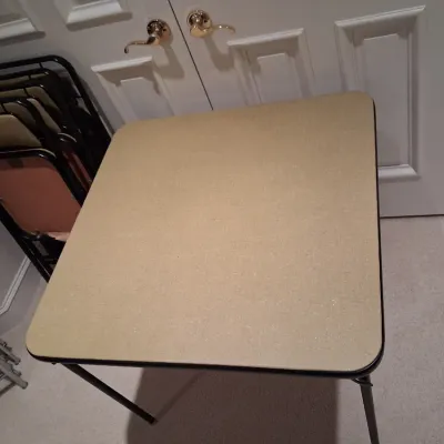 SAMSONITE 4 FOLDING CHAIRS AND TABLE
