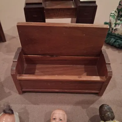 QUALITY WOODEN DOLL HOUSE FURNITURE AND VINTAGE DOLLS