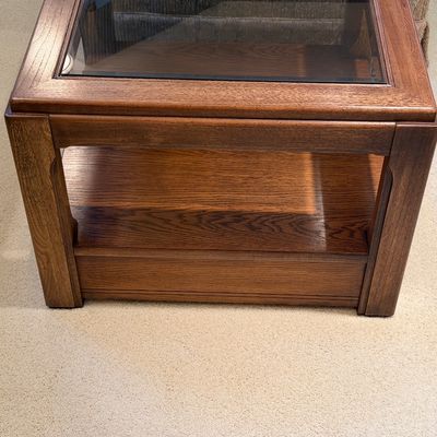 LANE GLASS TOP END TABLE WITH DRAWER AND LAMP