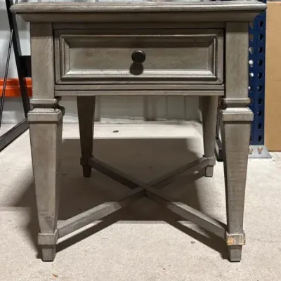 CL179 Haverty Side Table 