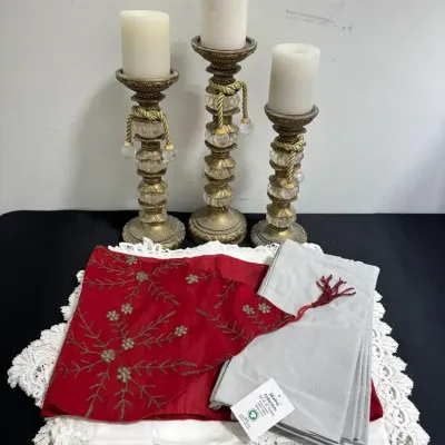CL142 Dining Table Decor 