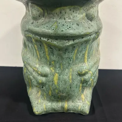CL164 Frog Planter 