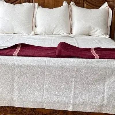 CL196 Peacock Alley Bed Cover 