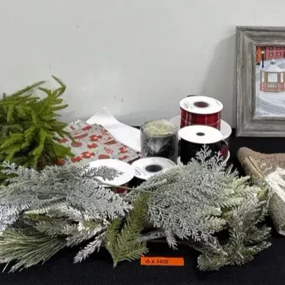 CL105 Christmas Wreath Making Supplies And Decor