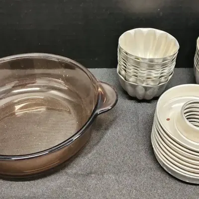 Kitchen Goods - 3 Sets Jello Aluminum Molds, Brown Glass Corning Vision Dish