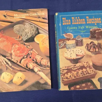 Vintage Cooking - Oversized Blue Ribbon Recipes, Samsung Microwave Cookbook