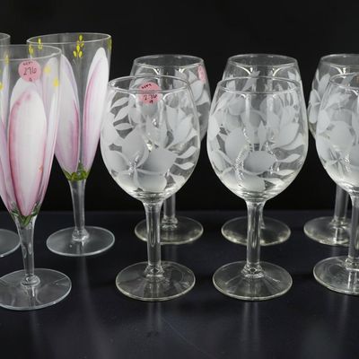 Sale Photo Thumbnail #268: 9 FLORAL THEMED WINE GLASSES