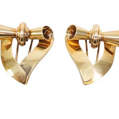 Sale Photo Thumbnail #121: PAIR 14K GOLD RETRO SCROLLED FUR / DRESS CLIPS