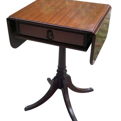 VINTAGE WABASH MAHOGANY DUNCAN PHYFE STYLE SIDE TABLE