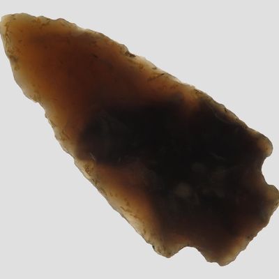 Sale Photo Thumbnail #467: 1 3/4" Fine Arrow Dart, Hanna-Like, Agate, Colorado / New Mexico Border, Found in the 1950s by J. Weston Smith