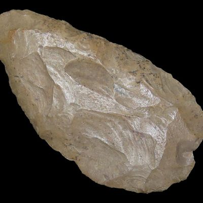 Sale Photo Thumbnail #755: 2 7/8" Ovoid Paleo Knife, Central Ohio, Ex. Jim Bennett Auction