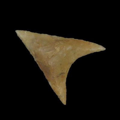 Sale Photo Thumbnail #628: 1" High Grade Neolithic Arrowhead, Western Africa, 4000-6000 BP