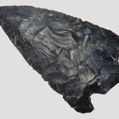 Sale Photo Thumbnail #456: 2 7/8" Coshocton Chert Hardin Snap Base, Near Richland Co., Ohio