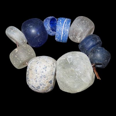Sale Photo Thumbnail #643: Dutch Blue and White Trade Beads, 1500-1800