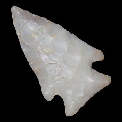 Sale Photo Thumbnail #53: 1 3/4" Corner Notch, Chalcedony Agate, North Dakota