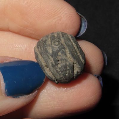 Sale Photo Thumbnail #371: Pre-Columbian Zoomorphic Bird Effigy Bead, Ecuador