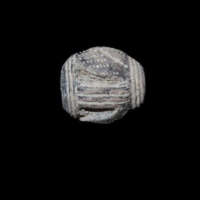 Sale Photo Thumbnail #354: Pre-Columbian Effigy Bead with Line and Crosshatch Design, Machalilla Culture, Ecuador
