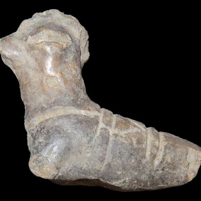 Sale Photo Thumbnail #364: 2" Pre-Columbian Pottery Figurine Cap, South America