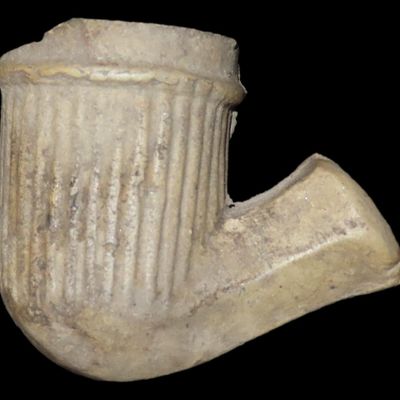 Sale Photo Thumbnail #728: 1 3/4" Civil War Era Clay Trade Pipe