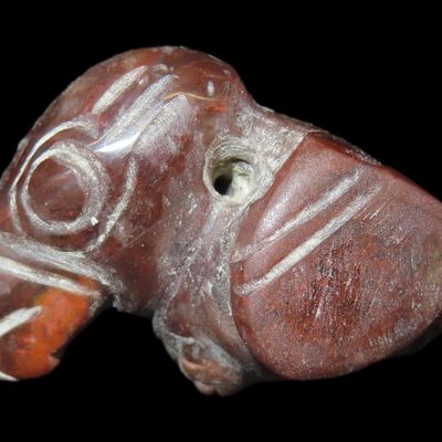 Sale Photo Thumbnail #323: Pre-Columbian Parrot Effigy Pendant, Guatemala