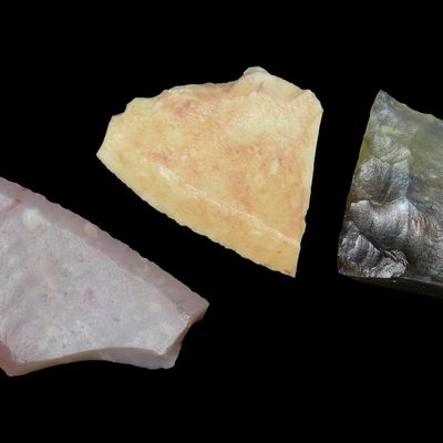 Sale Photo Thumbnail #492: Lot of 3 Folsom Points, Near the Colorado Border, New Mexico, Found August 1946 by J. Weston Smith