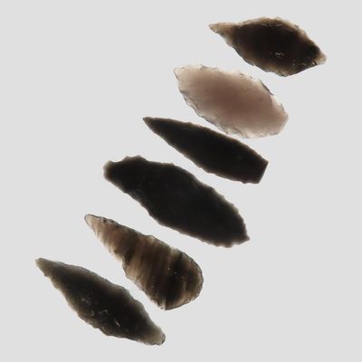 Sale Photo Thumbnail #428: Lot of 6 Quality Obsidian Arrowheads, Oregon, Ex. Denis Burger