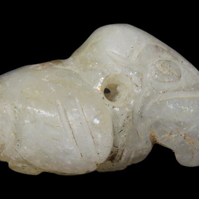 Sale Photo Thumbnail #382: 1 3/8" Pre-Columbian Parrot Effigy Pendant, Central America