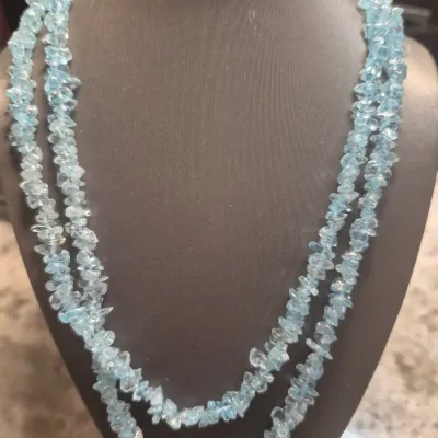 Lot 4 Fashionable Necklaces ~ Brite, attractive / Saleable