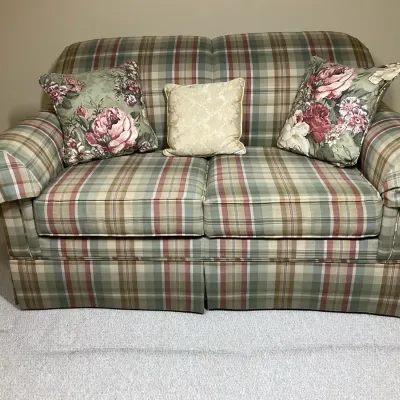 Broyhill Plaid Sleeper Loveseat with Accent Pillows