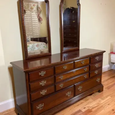 Traditional American Drew Wood Dresser with Two Matching Mirrors