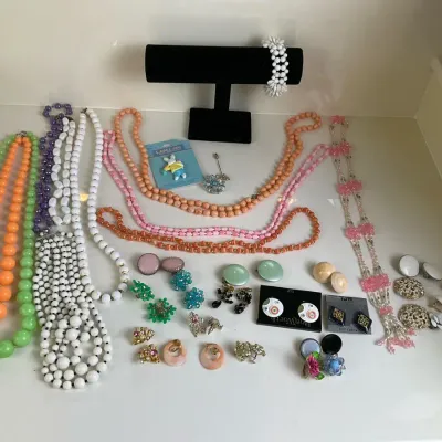 Colorful Beaded Necklaces, Earrings and Fashion Jewelry