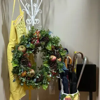 White Metal Coat Rack with Fruit Wreath and Umbrella Stand