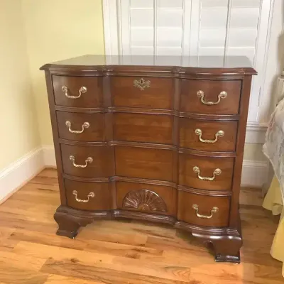 Traditional Serpentine Front Wood Dresser