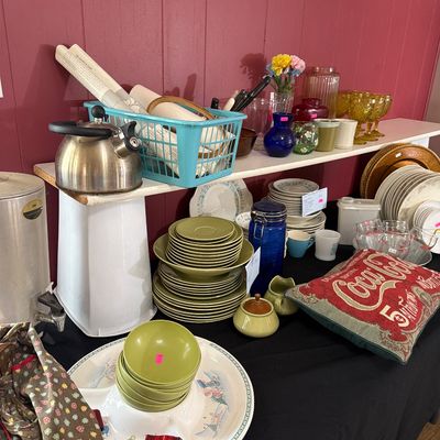 Sale Photo Thumbnail #92: Royal China Blue Heaven, Vintage green dishes, Coke items, glasses, and more.